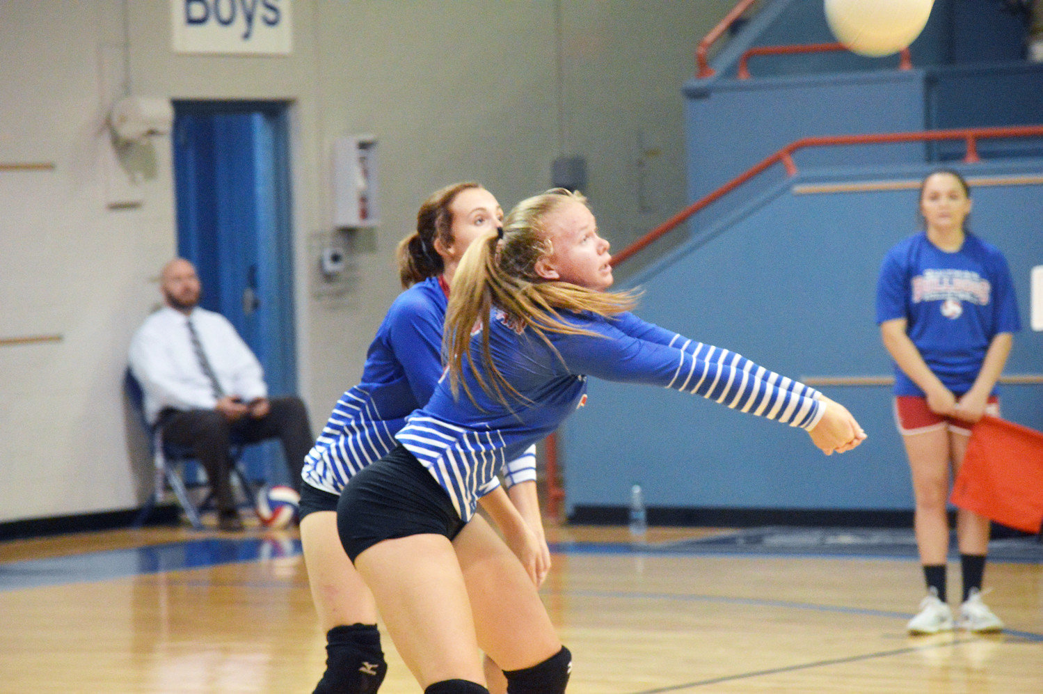 Madalyn Spears (5) returns a kill shot by Whitehouse in Quitman’s victory last Tuesday.